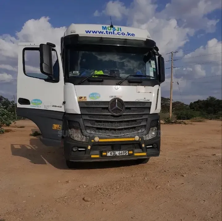 Trailers Transporters Specialists.