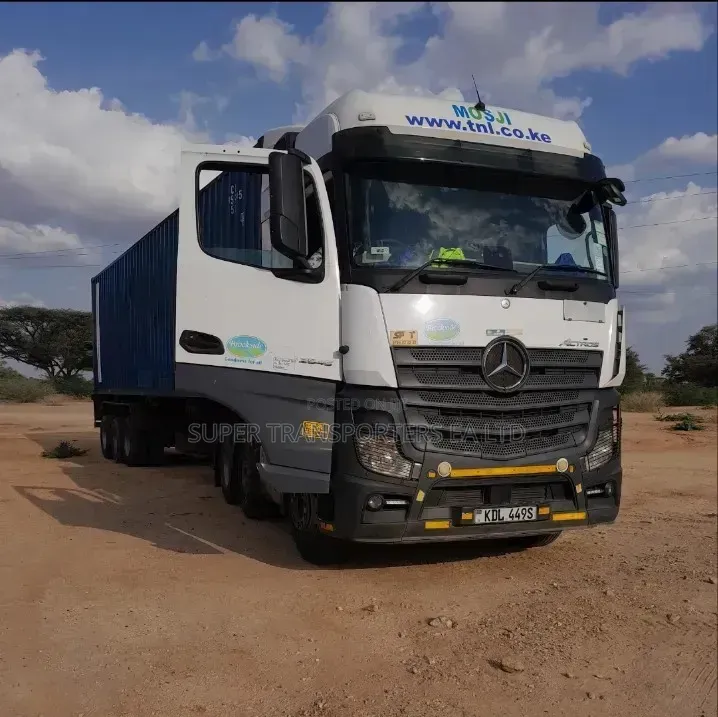 Trailers Transporters Specialists.