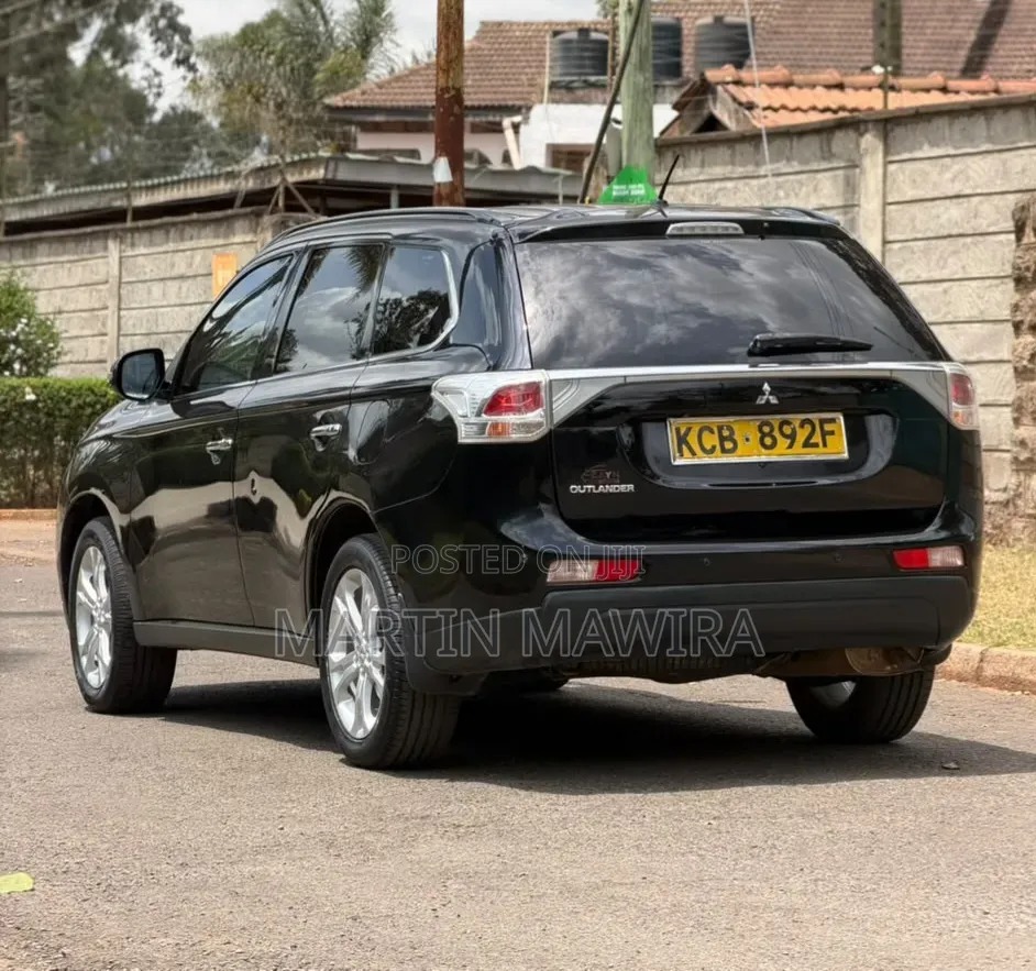 Mitsubishi Outlander 2014 Black