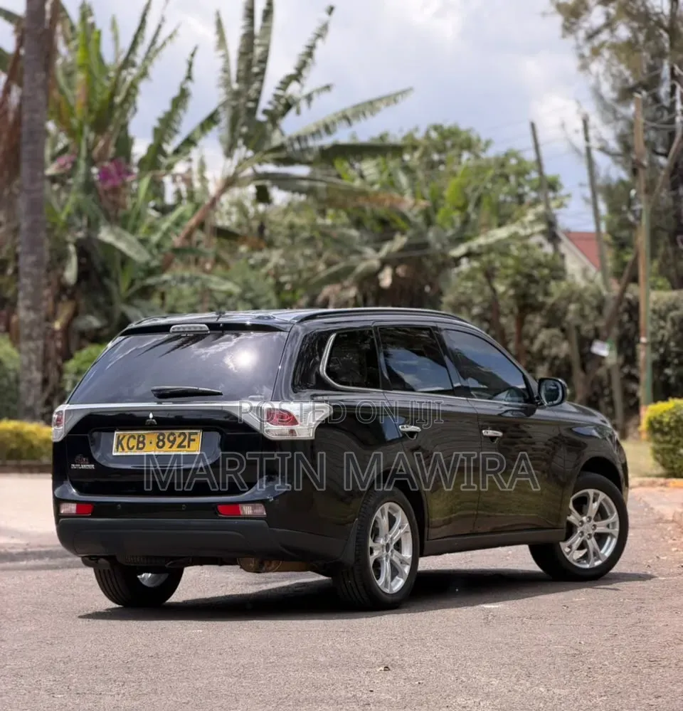 Mitsubishi Outlander 2014 Black