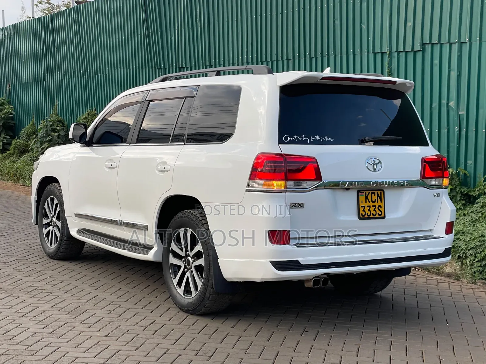 Toyota Land Cruiser 2011 White