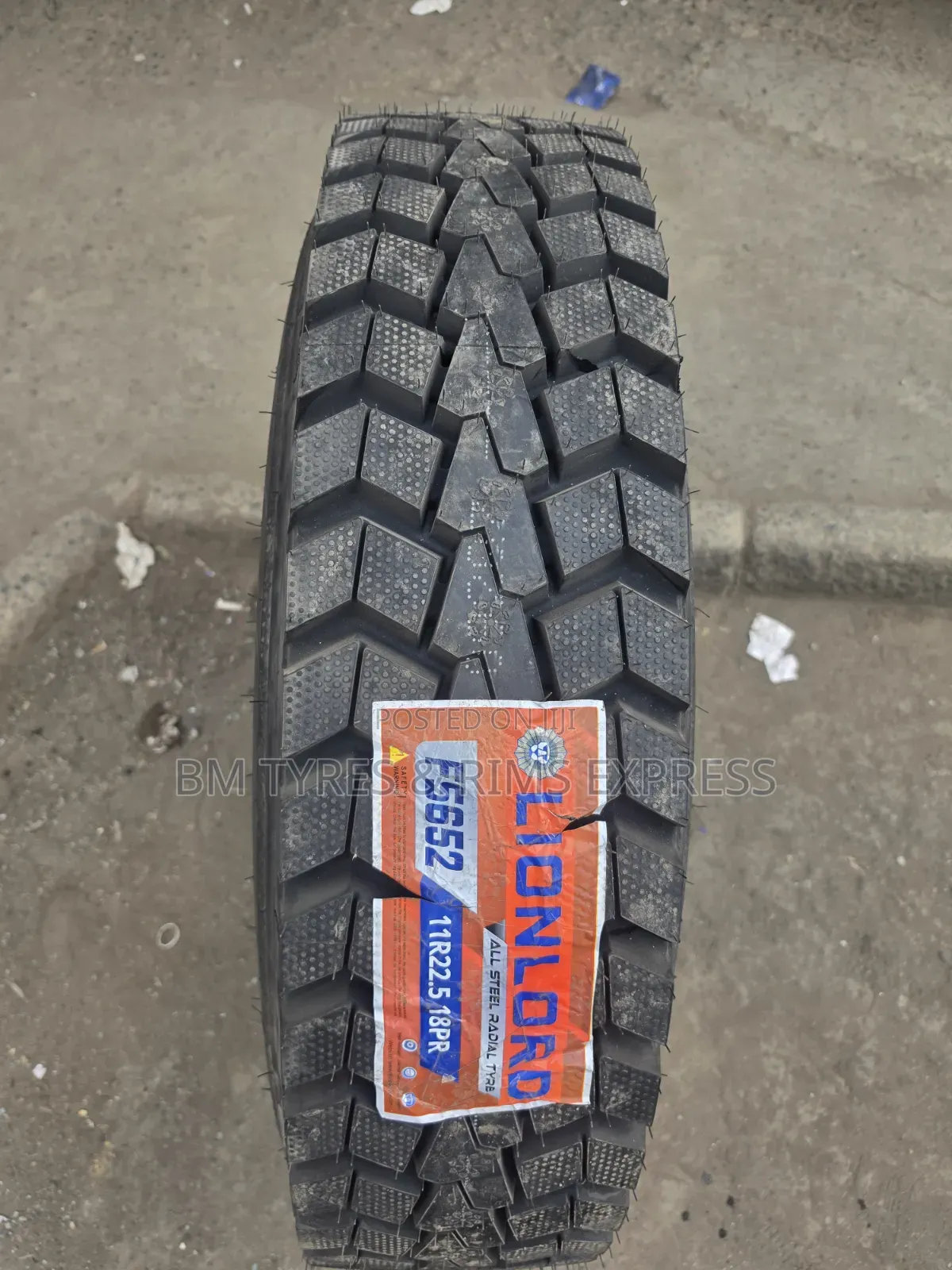 11 R22. 5 LIONLORD TIRES (Diff)