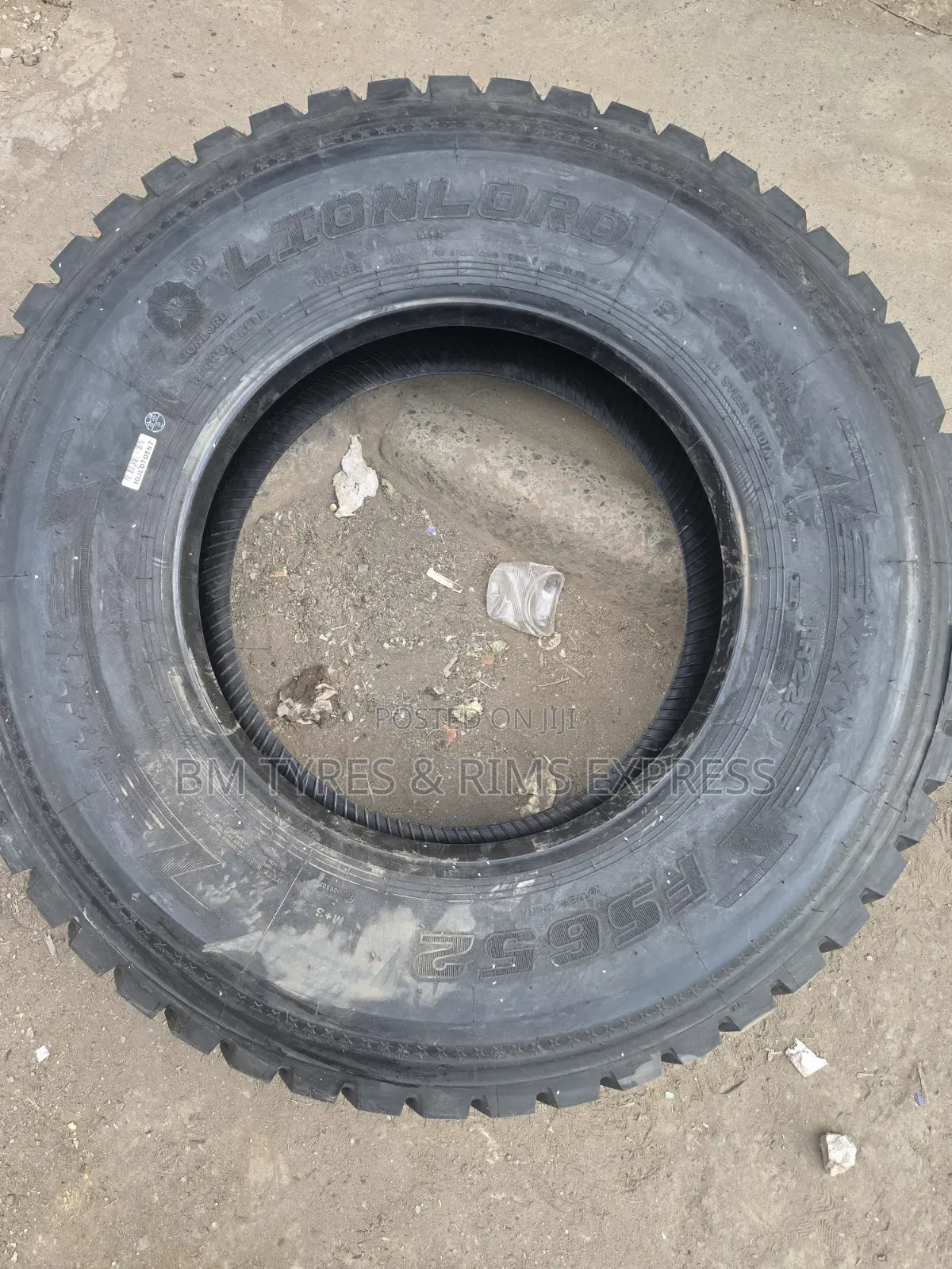 11 R22. 5 LIONLORD TIRES (Diff)