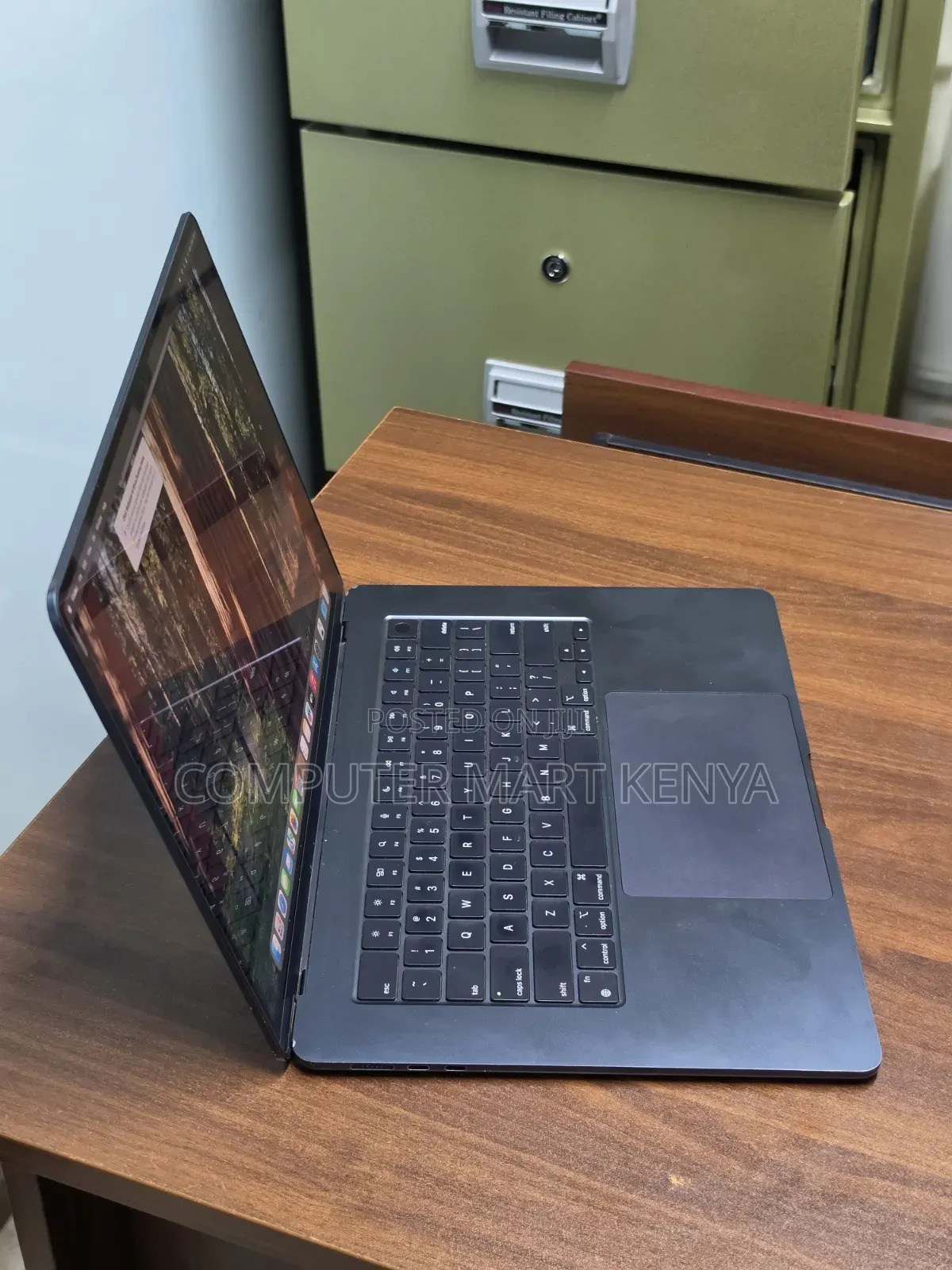 Laptop Apple MacBook Air 2024 M3 8GB Apple M3 SSD 256GB