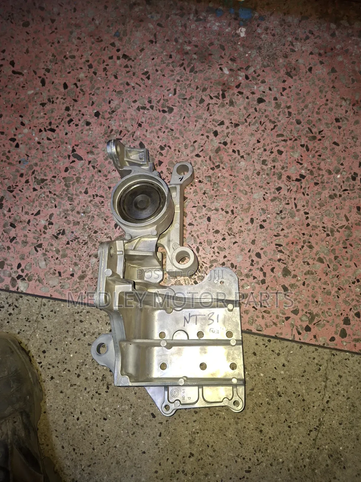 Nissan Xtrail NT31 Gearbox Mount<Brand New>