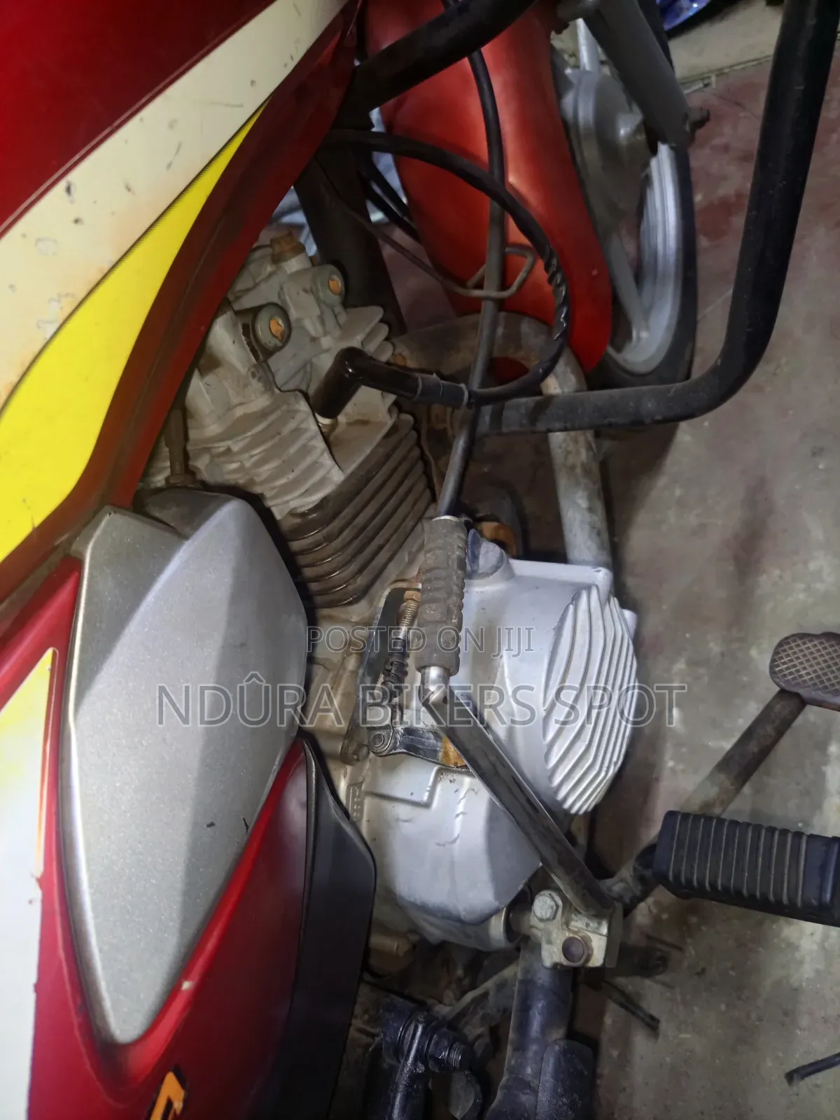 TVS HLX Plus ES 2024 Red