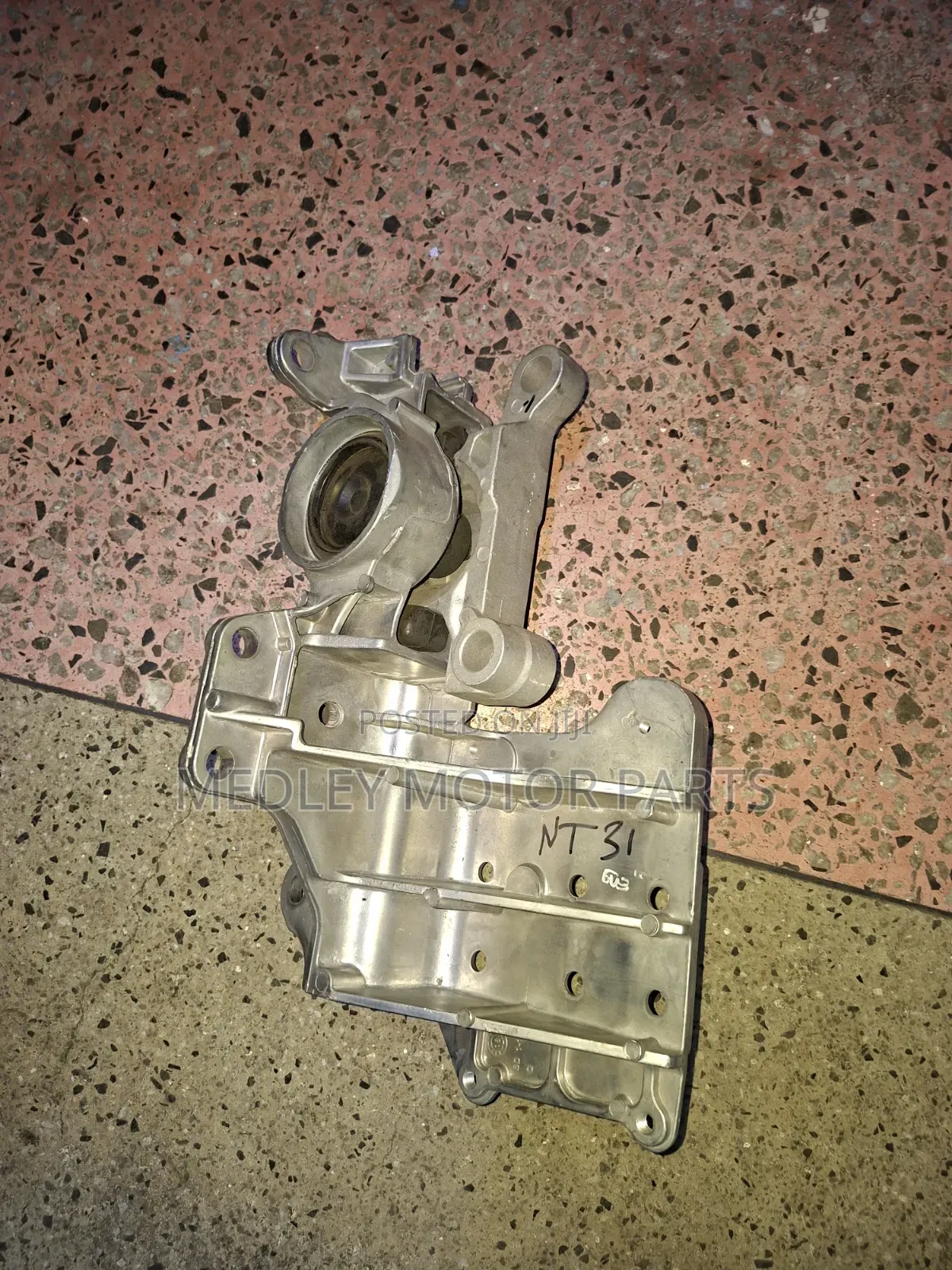 Nissan Xtrail NT31 Gearbox Mount<Brand New>