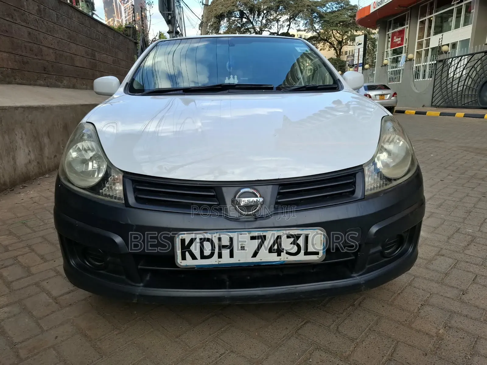 Nissan Advan 2014 White