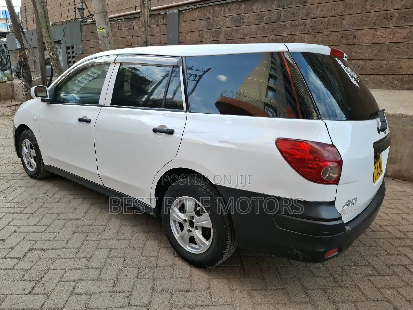 Nissan Advan 2014 White