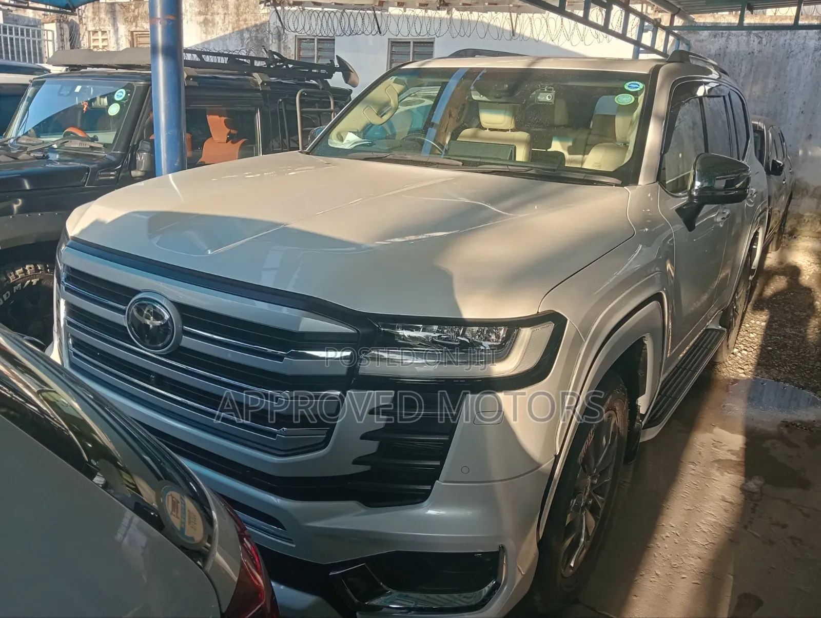 Toyota Land Cruiser 2022 White