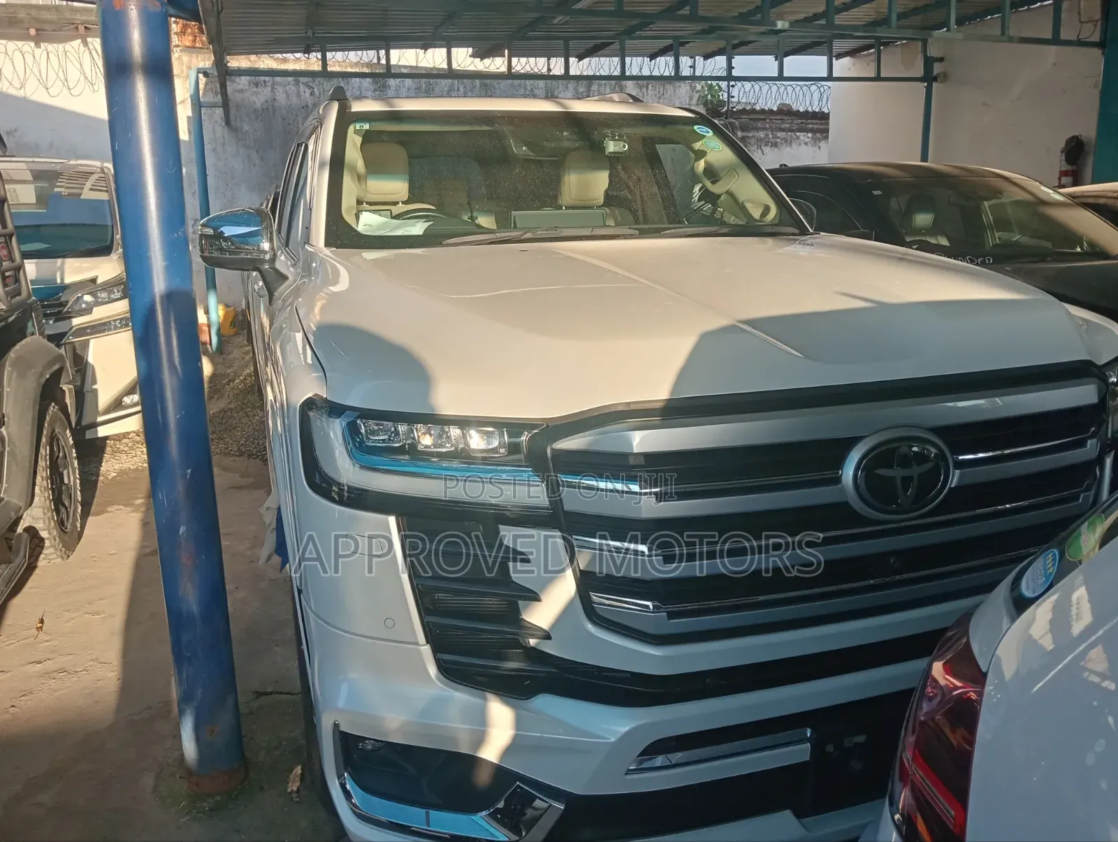 Toyota Land Cruiser 2022 White