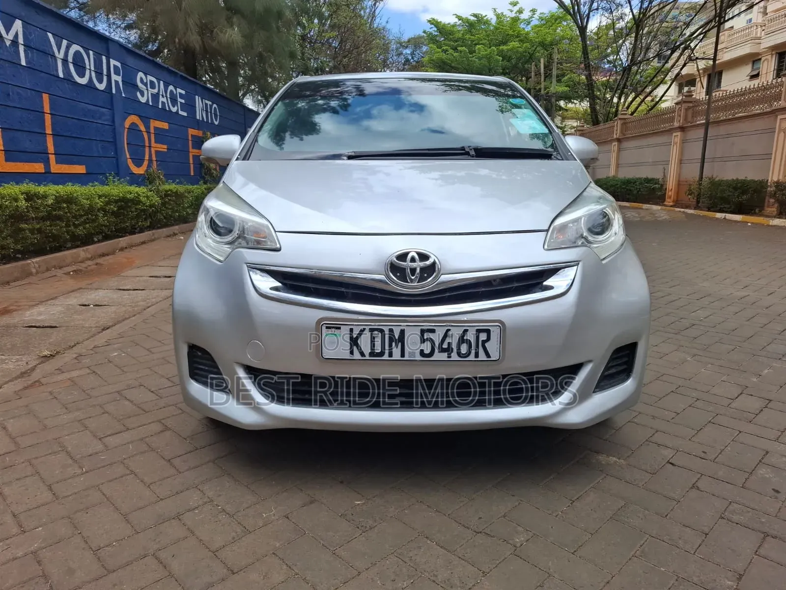 Toyota Ractis 1.5 FWD 2016 Silver