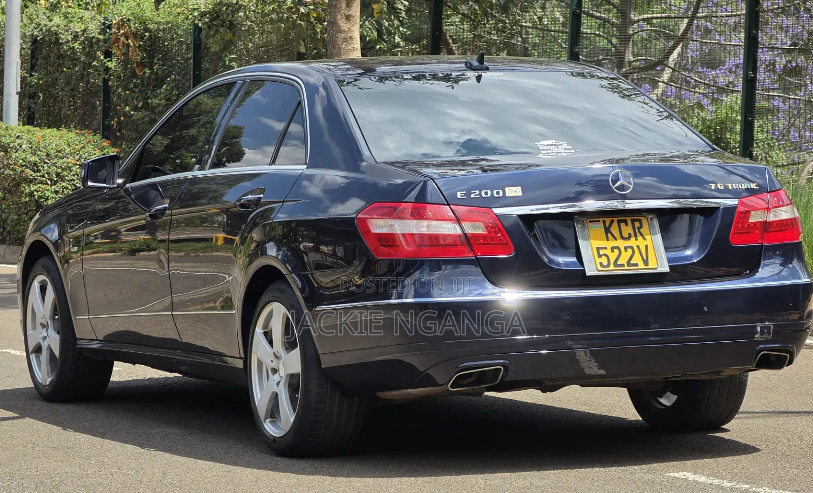 Mercedes-Benz E200 2012 Blue