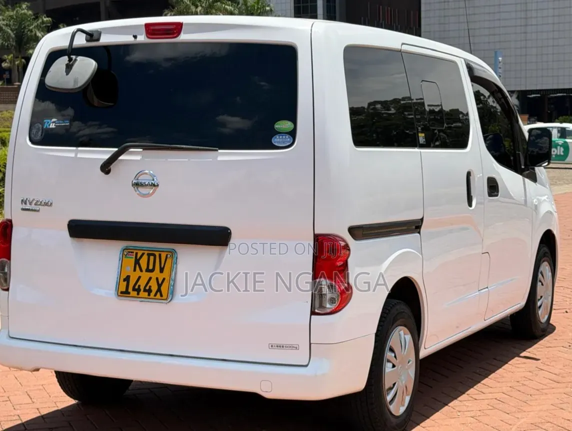 Nissan NV200 2018 White