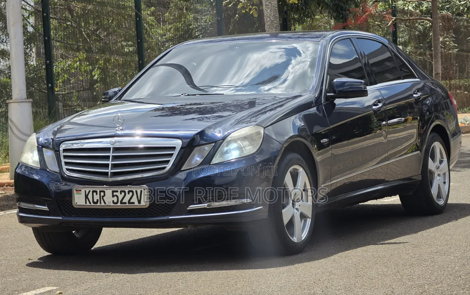 Mercedes-Benz E200 2012 Blue