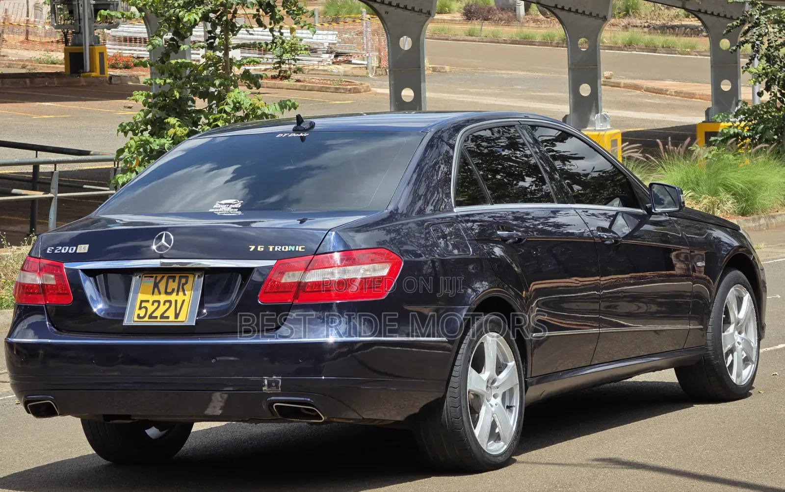Mercedes-Benz E200 2012 Blue