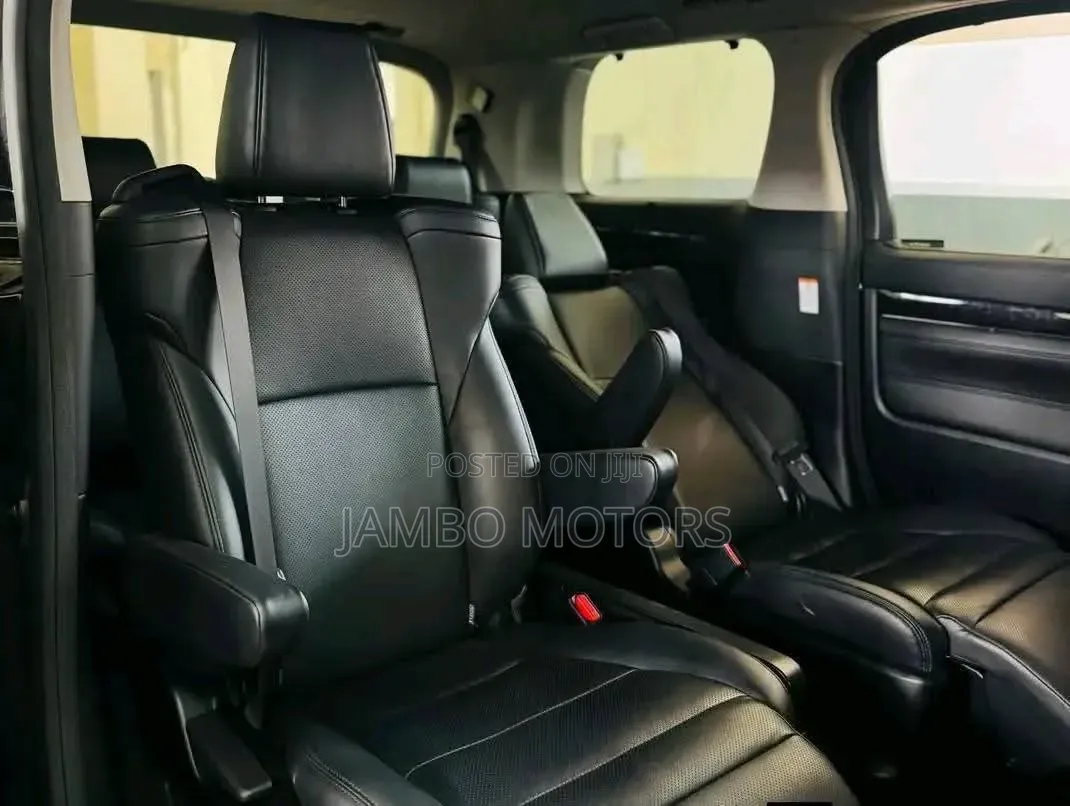 Toyota Alphard 2.5 Hybrid AWD 2020