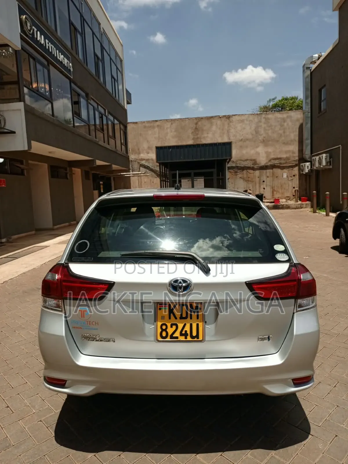 Toyota Corolla Fielder 2017 Silver