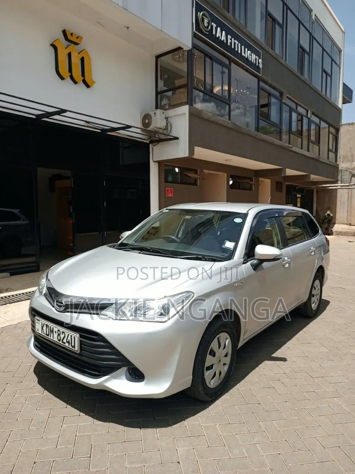 Toyota Corolla Fielder 2017 Silver