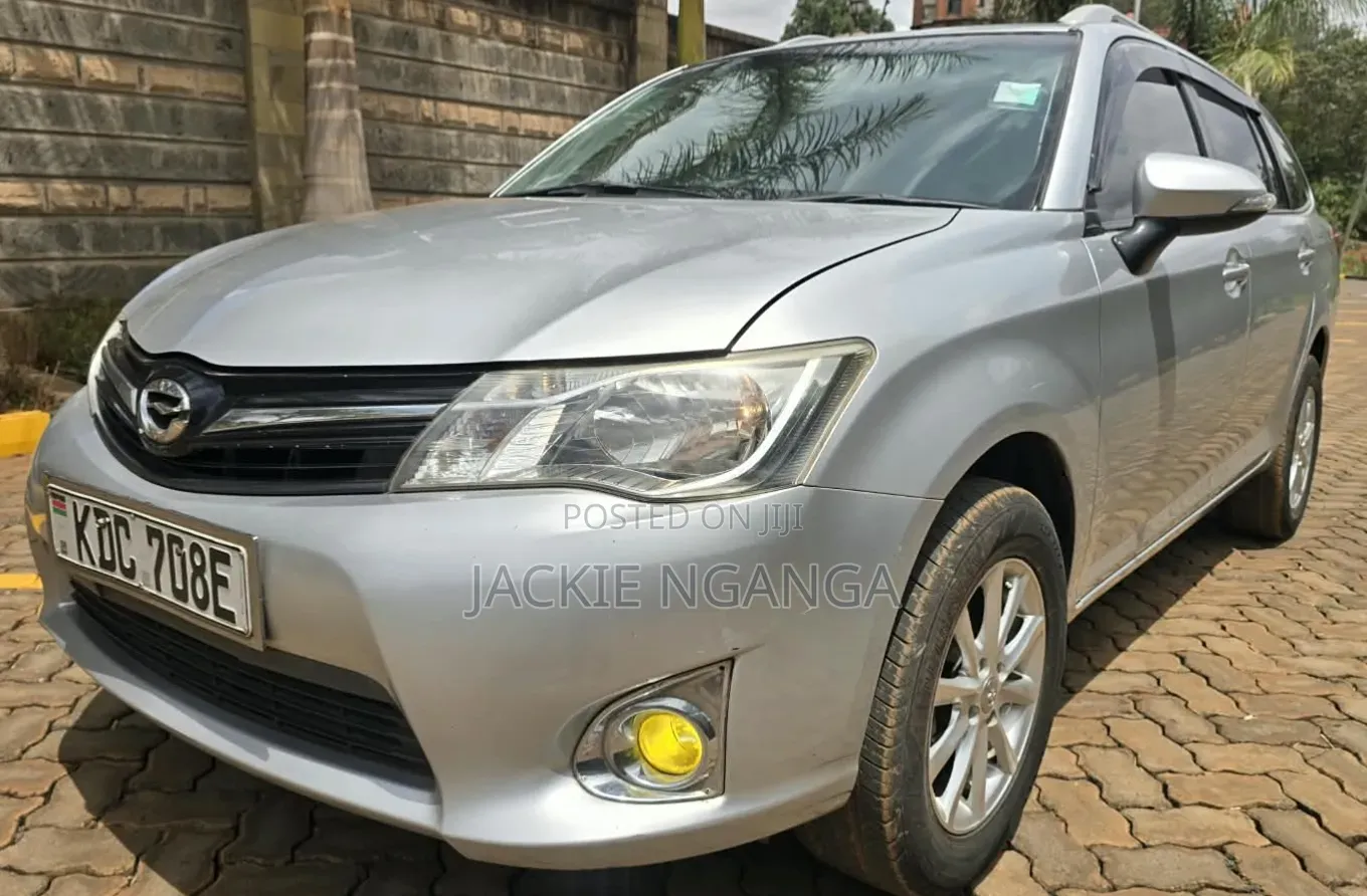 Toyota Corolla Fielder 2014 Silver
