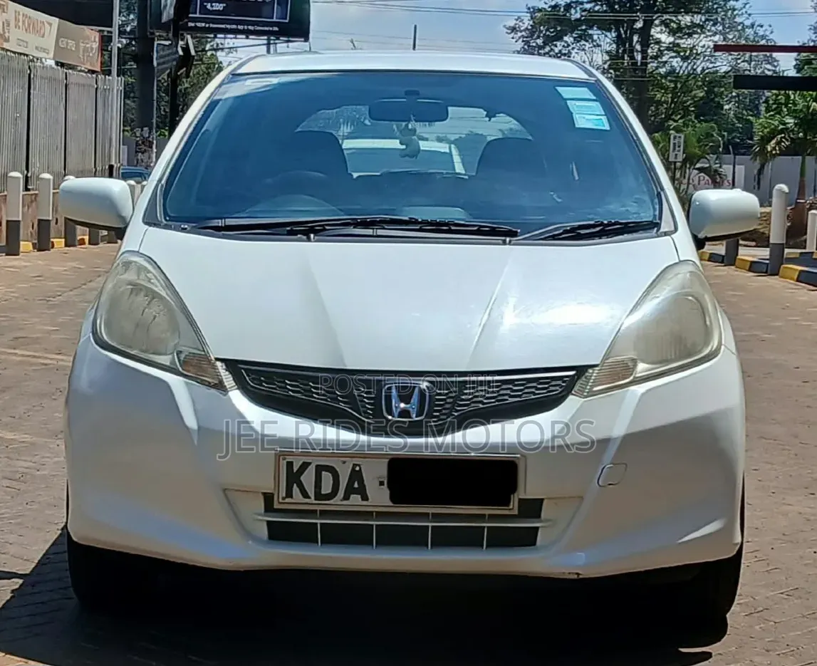 Honda Fit 2013 Pearl