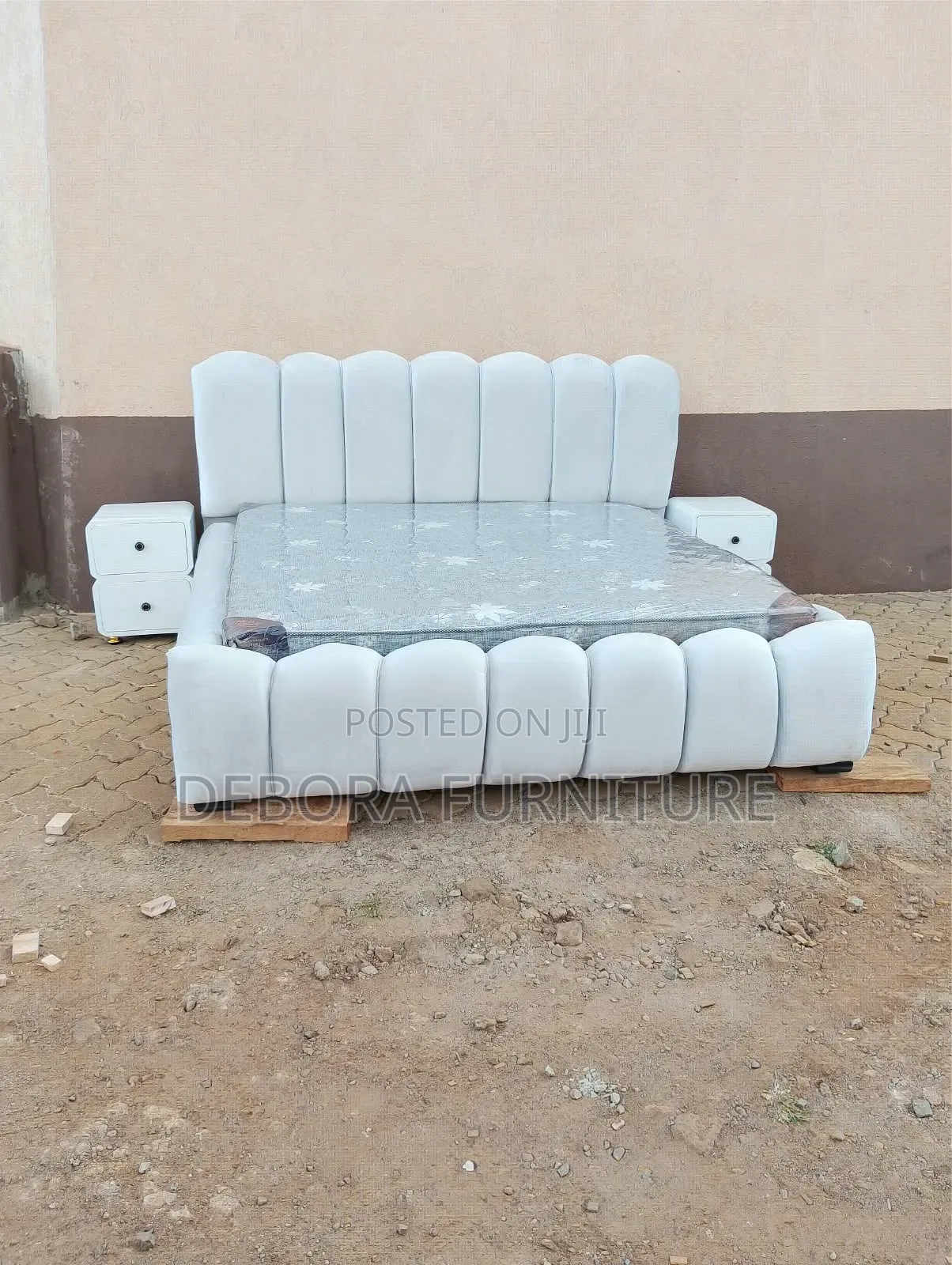 6*6 White Bubble Bed With Mattress and Sidebed