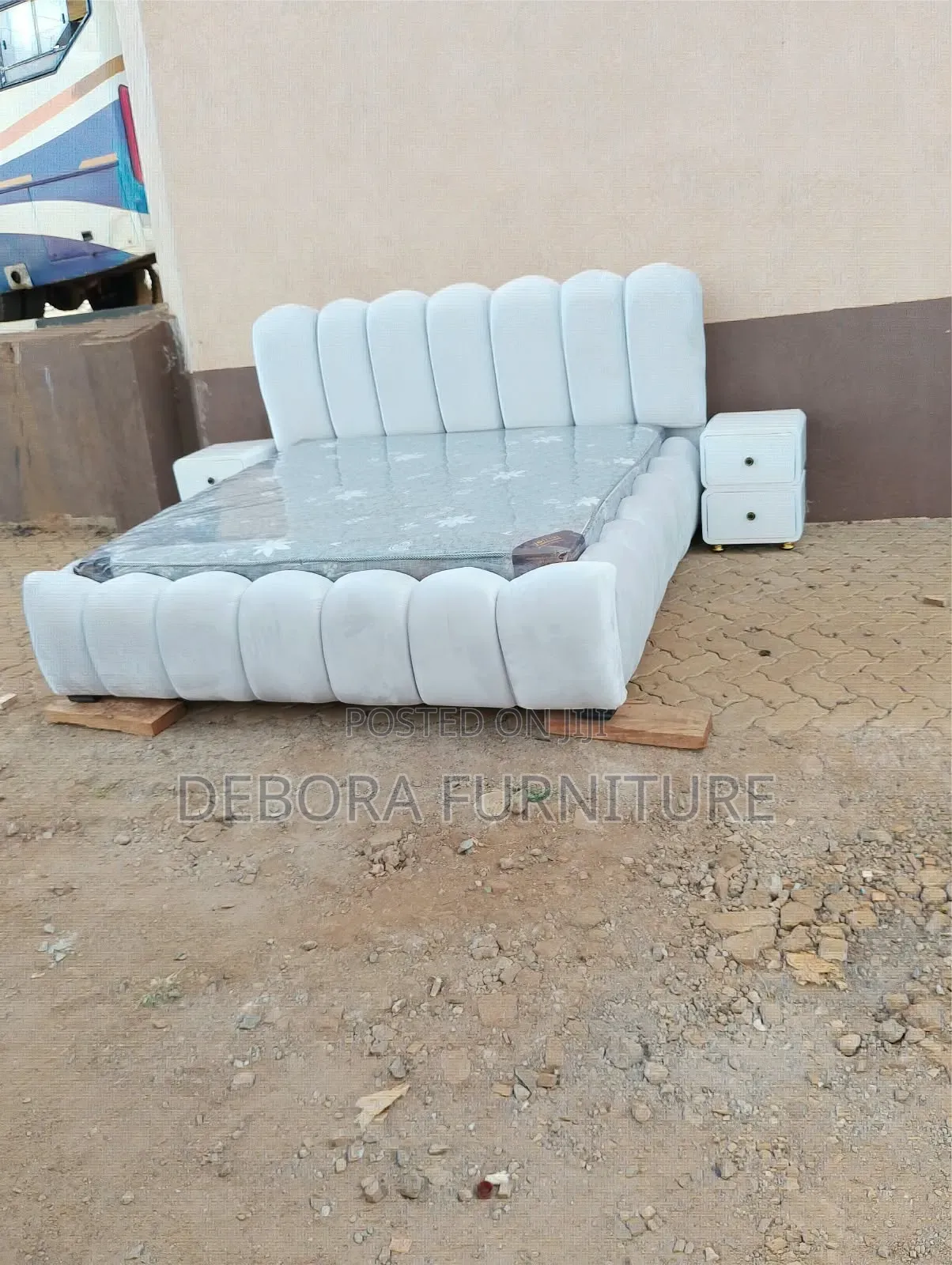6*6 White Bubble Bed With Mattress and Sidebed