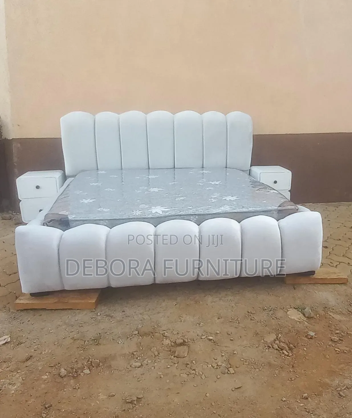 6*6 White Bubble Bed With Mattress and Sidebed