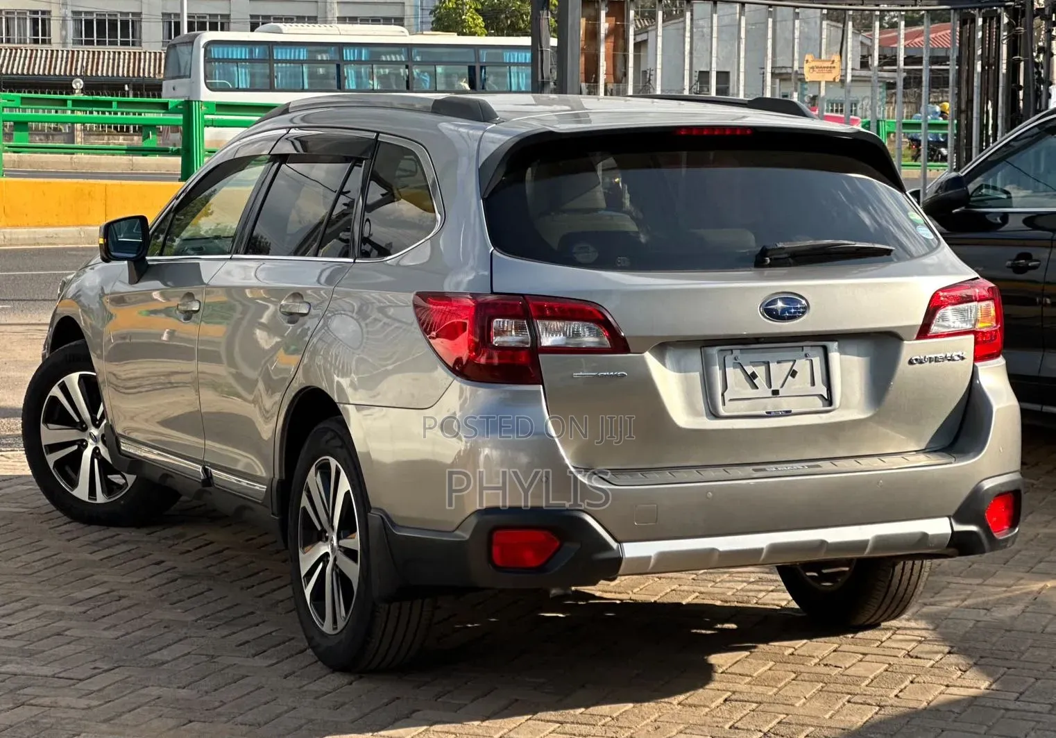 Subaru Outback 2019 Gold