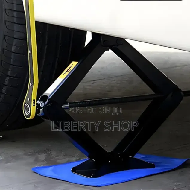 2 Tonnes Ratchet Scissor Car Jack – Heavy Duty Manual Vehicle Lift