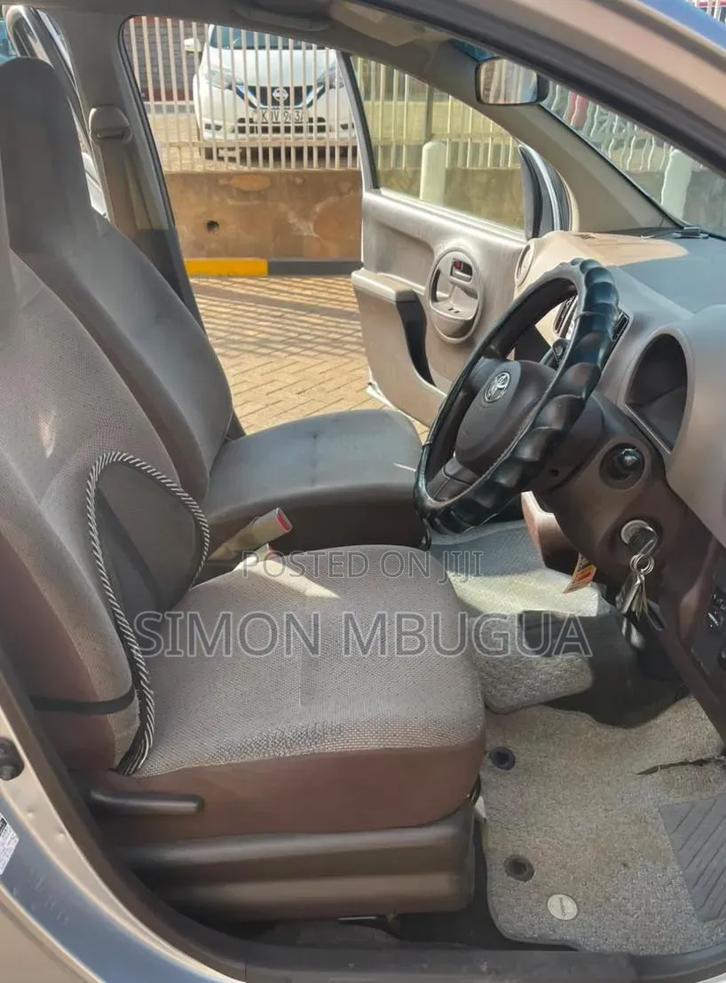 Toyota Passo 2016 Silver