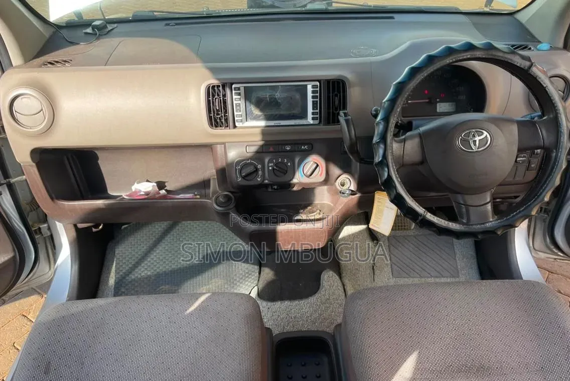 Toyota Passo 2016 Silver