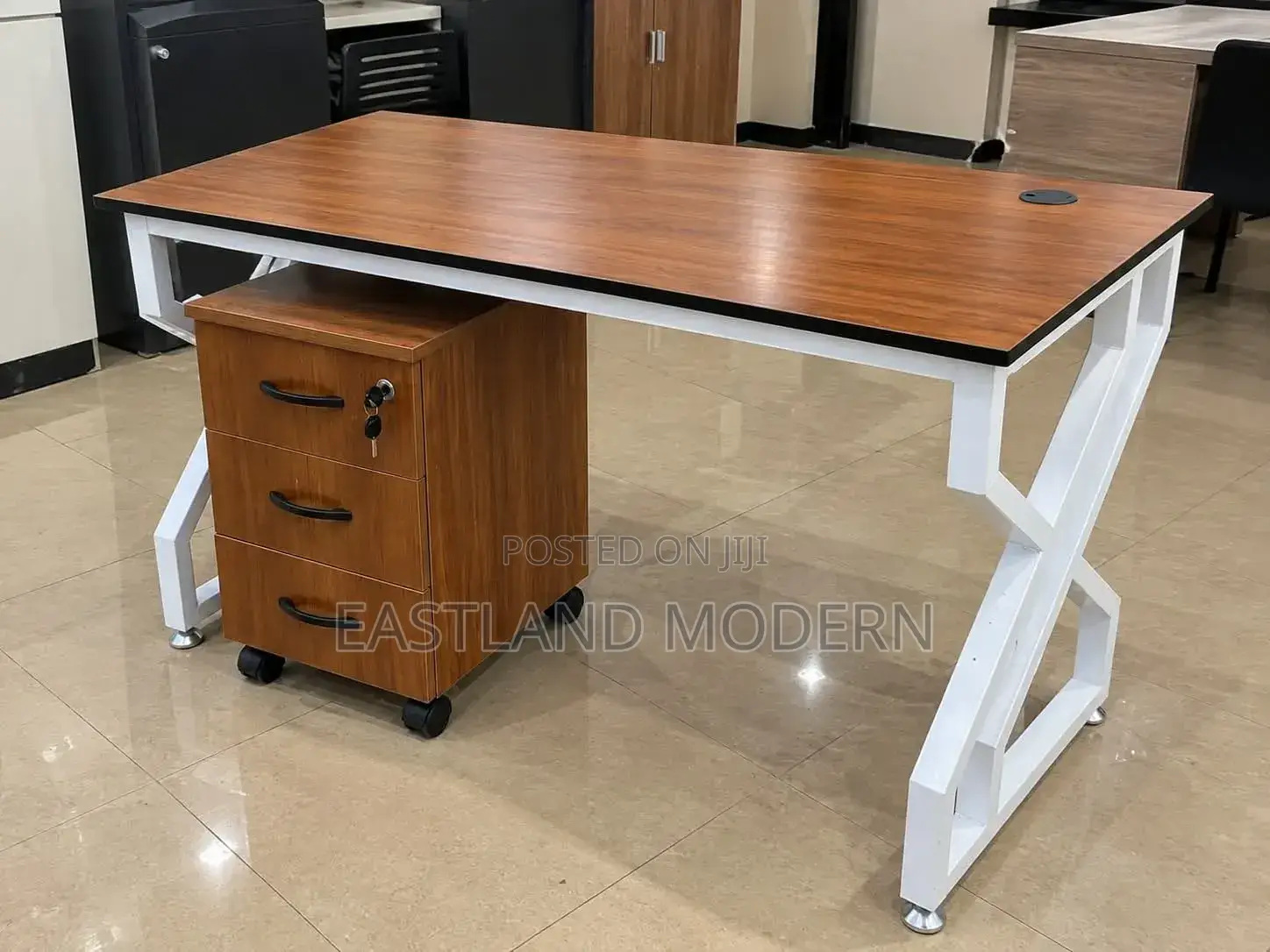 Modern Executive Office Desk With 3 Drawer Mobile Pedestal.
