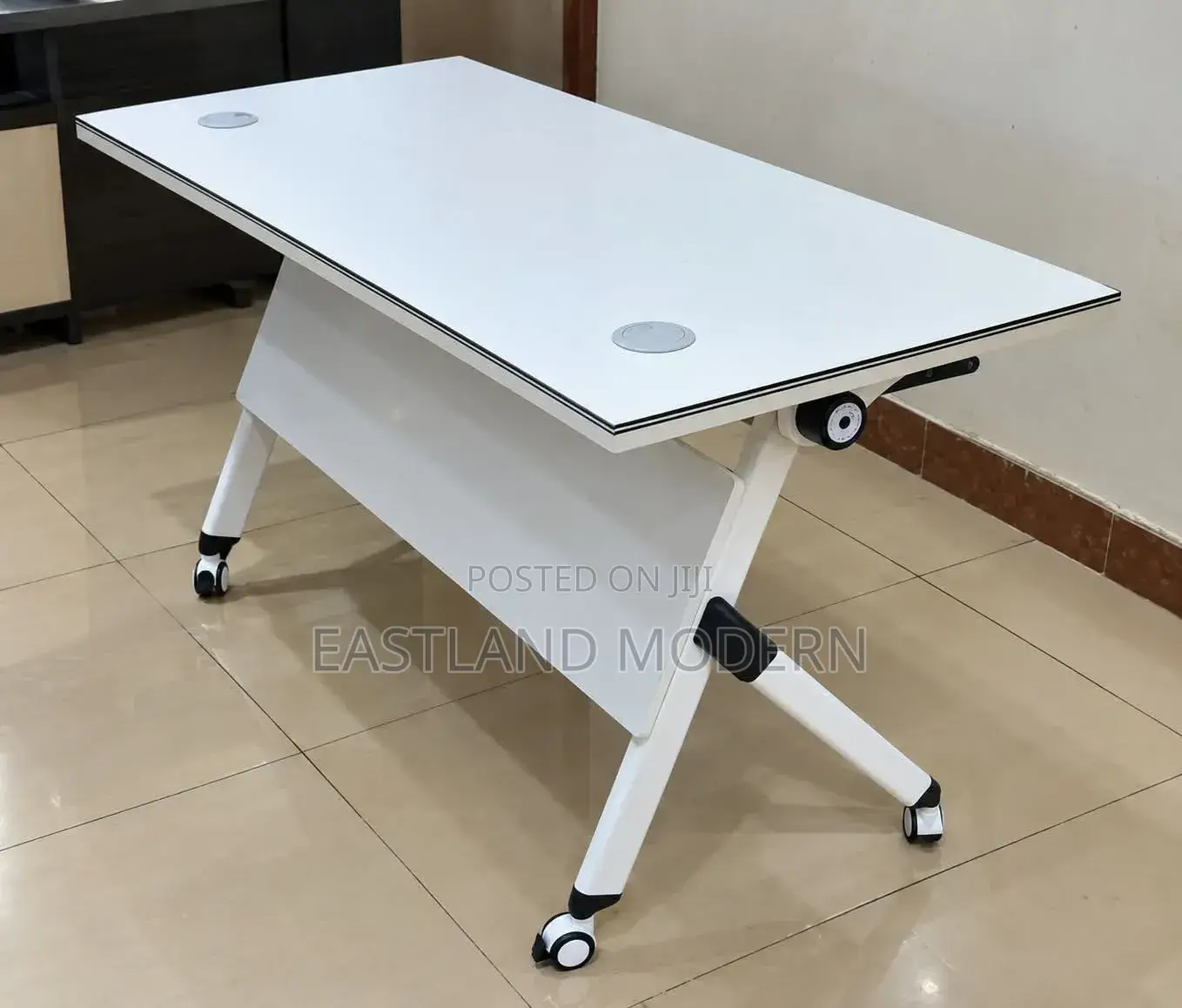 Mobile Training Table With Wheels – Foldable Office Table