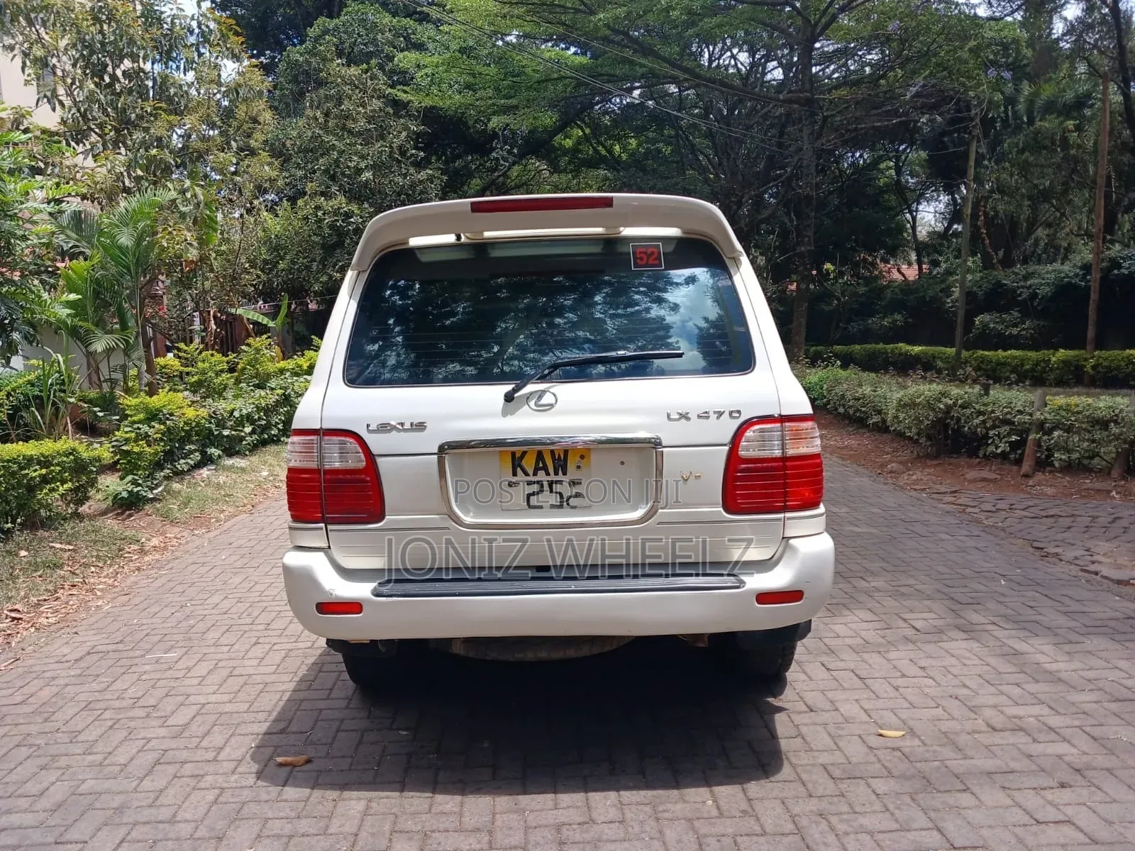 Lexus LX 470 AWD 2001 White