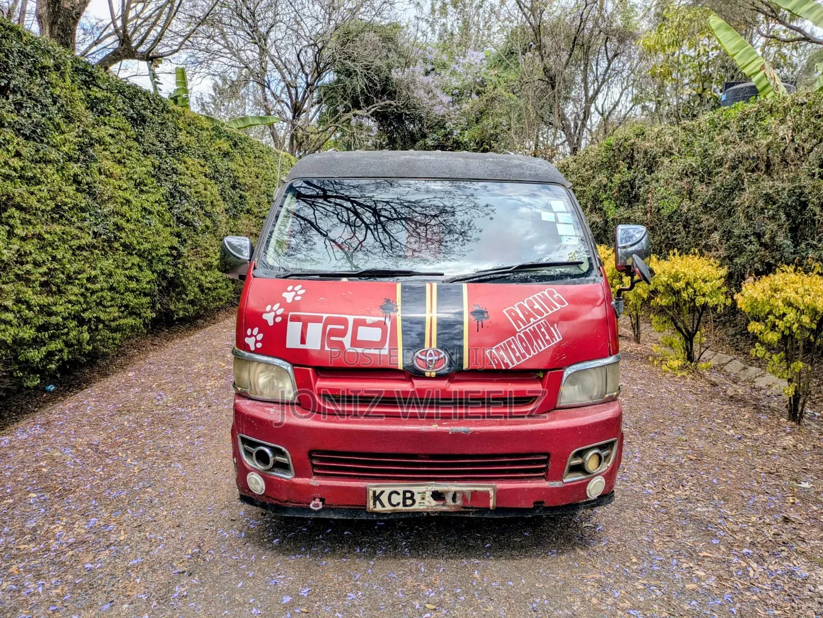 Toyota HiAce 2007 Red