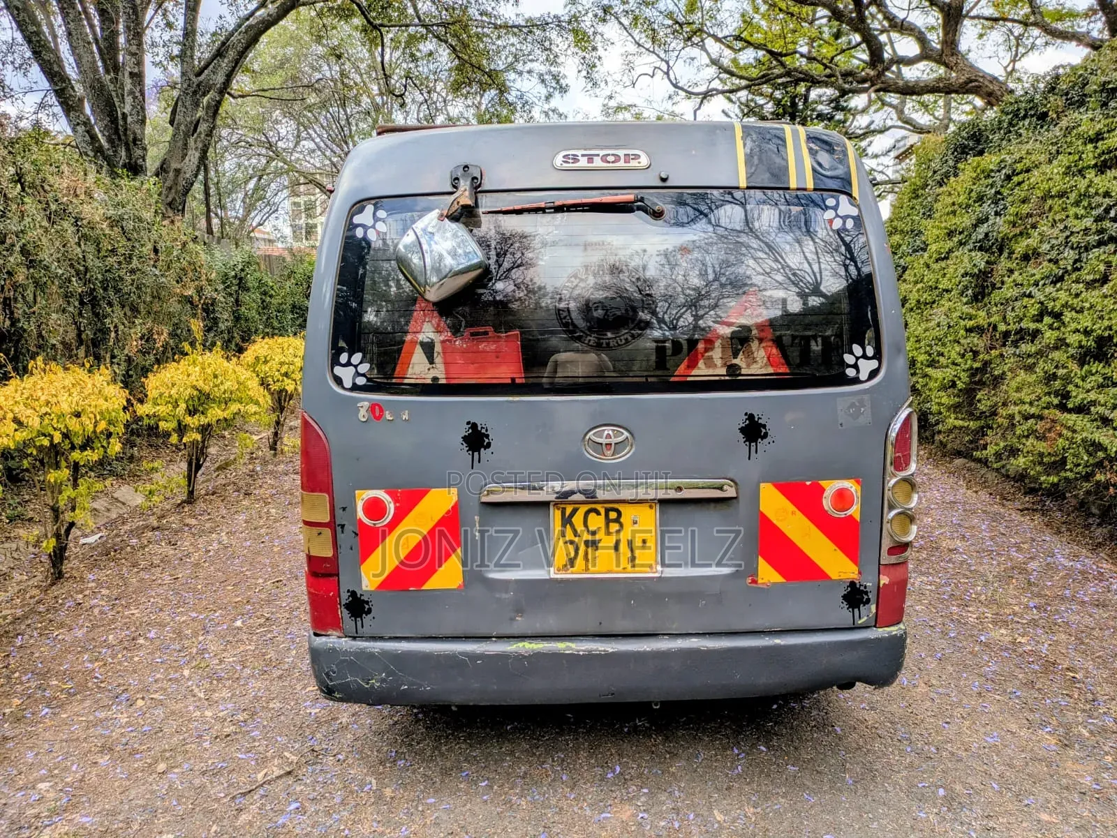 Toyota HiAce 2007 Red
