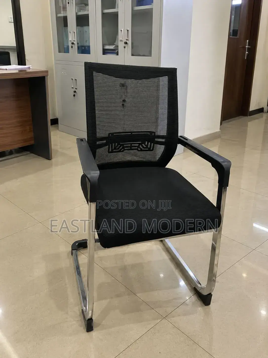 Black Mesh Visitor Office Chair