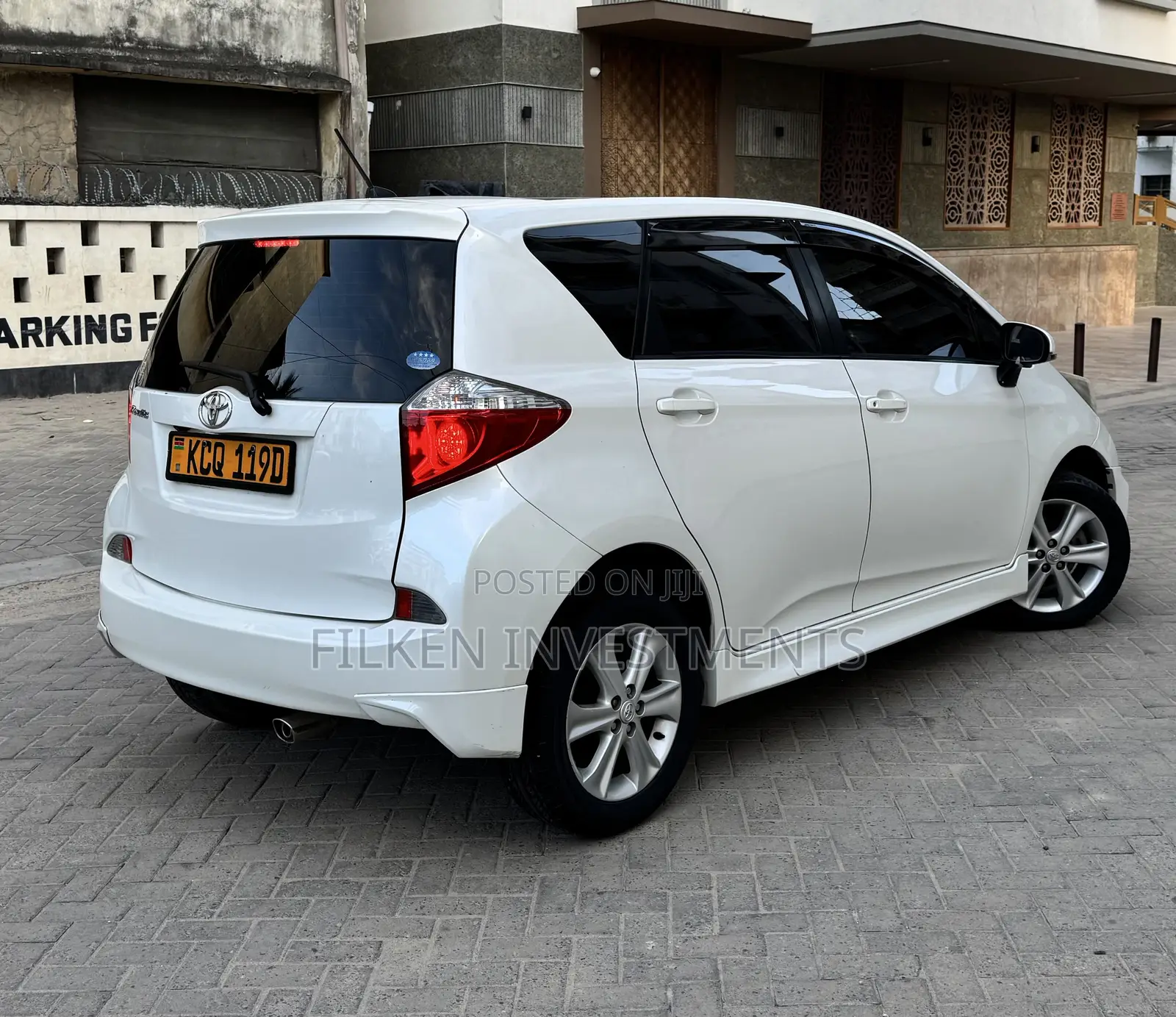 Toyota Ractis 1.5 FWD 2012 White
