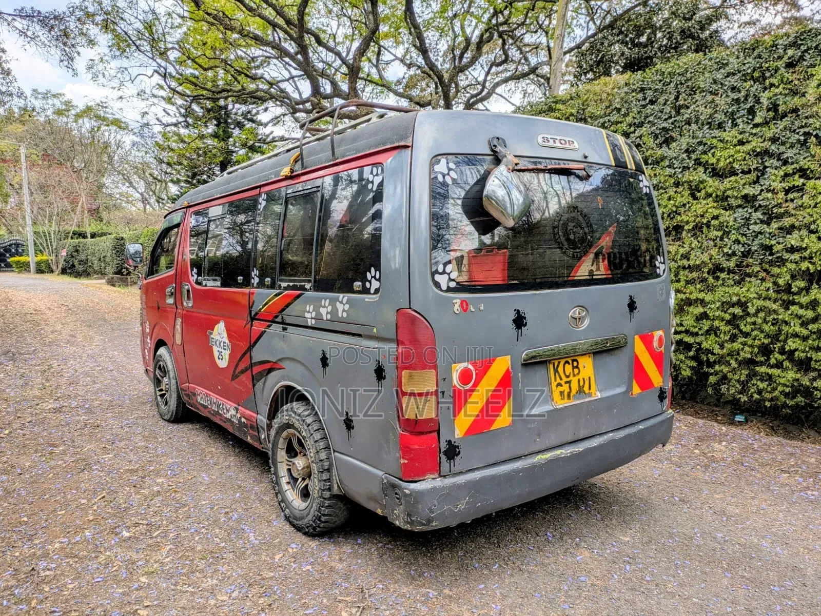 Toyota HiAce 2007 Red