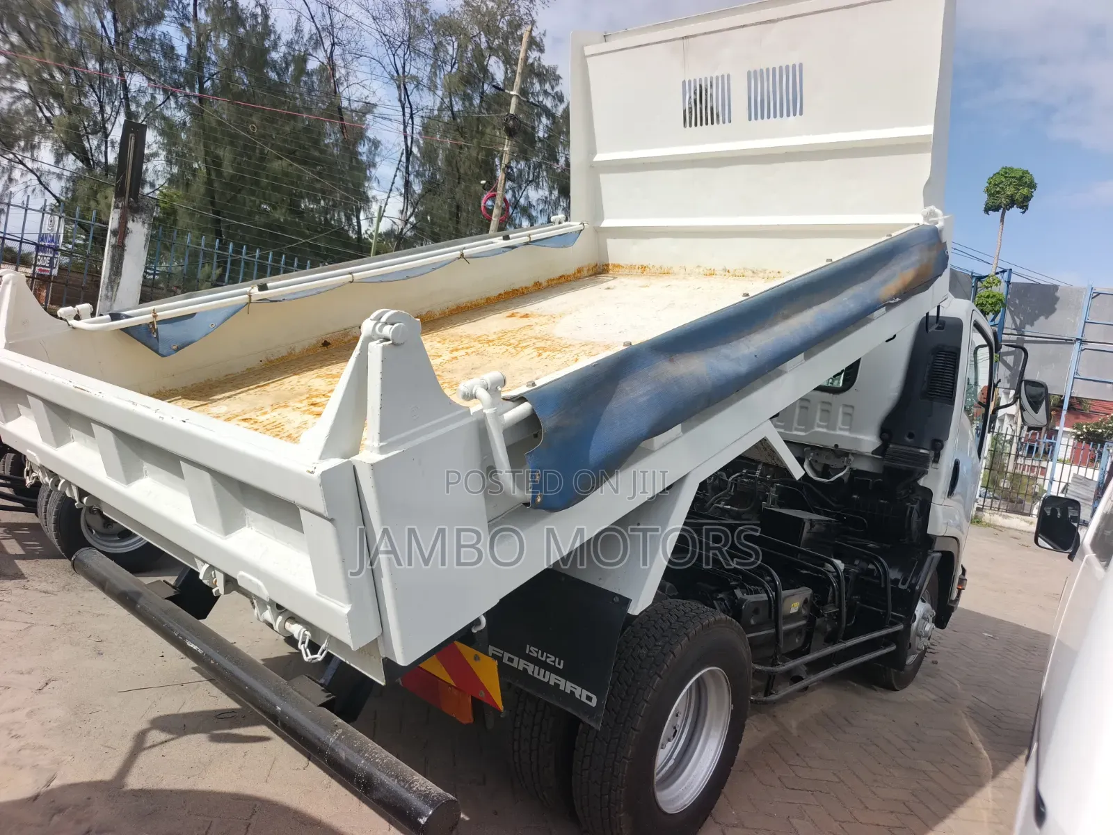 Isuzu Forward Tipper 2021 White
