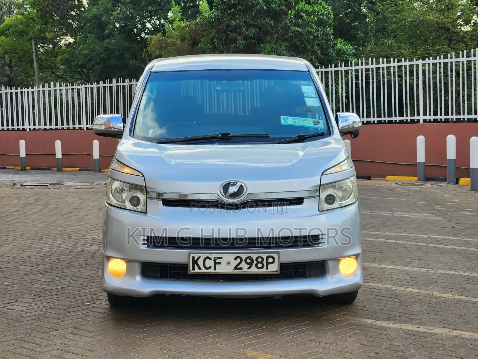 Toyota Voxy Z 2WD 8-Seater 2008 Silver