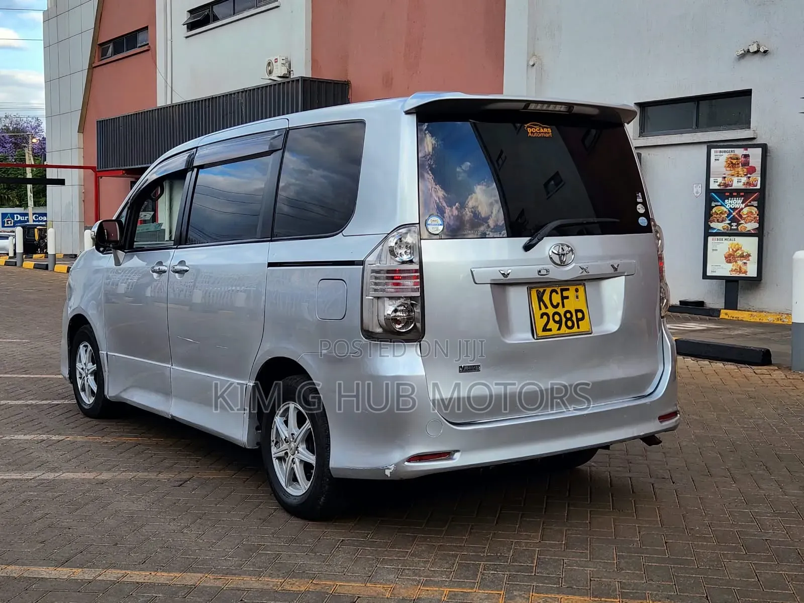 Toyota Voxy Z 2WD 8-Seater 2008 Silver