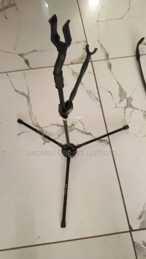 Bow Stand in Black
