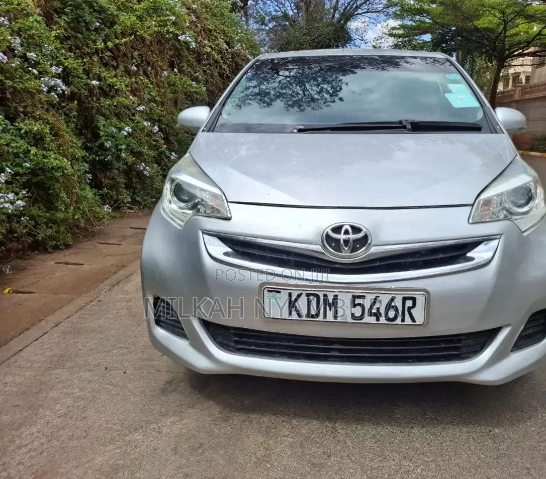 Toyota Ractis 2016 Silver