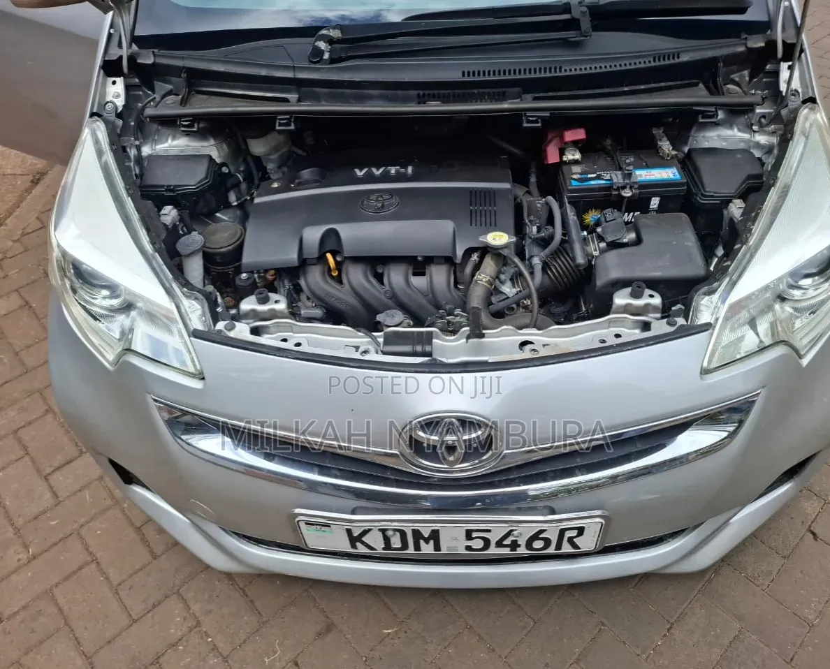 Toyota Ractis 2016 Silver