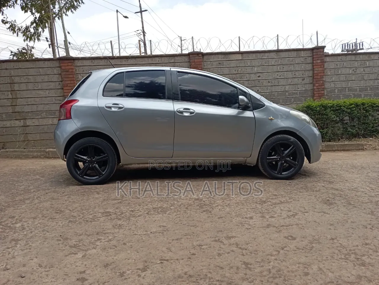Toyota Vitz 2005 Silver