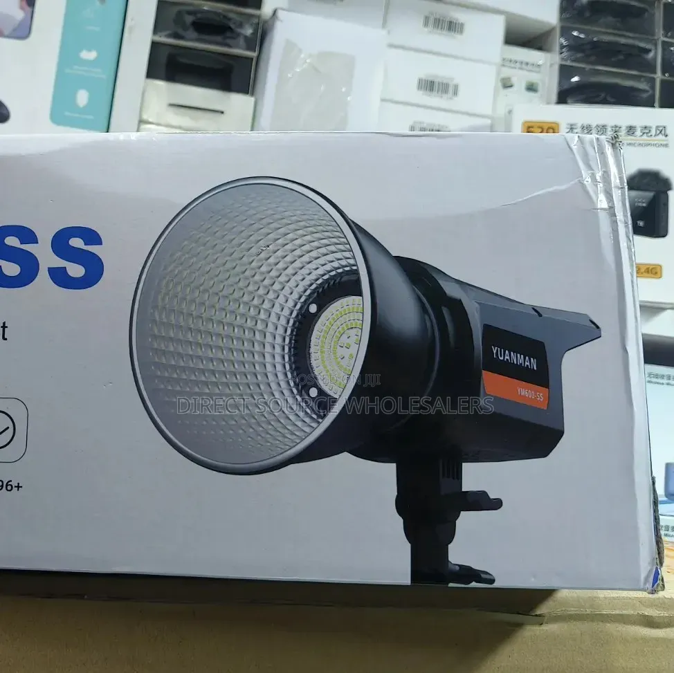 YM-600-SS LED Photography Fill Light With Remote Control and Tripod