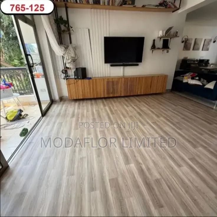 Mkeka Wa Mbao Vinyl Flooring for Elegant Living Rooms