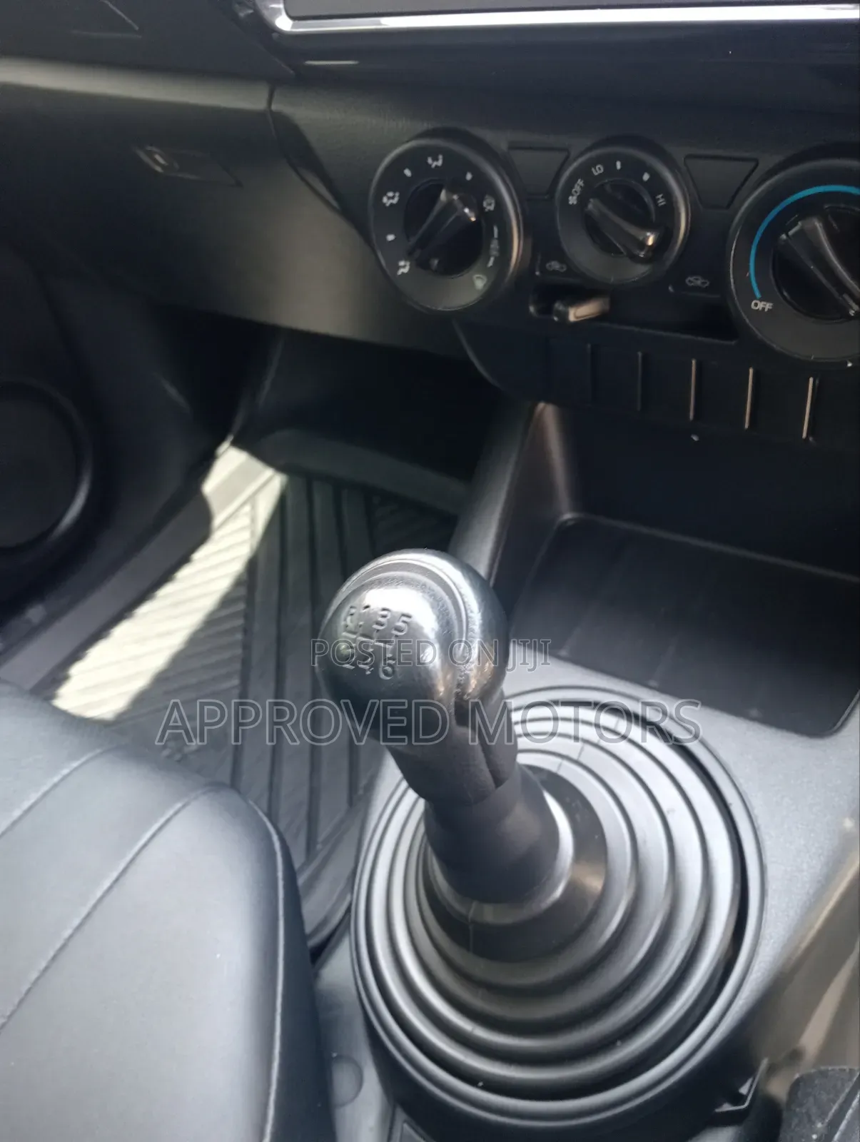 Toyota Hilux 2020 White